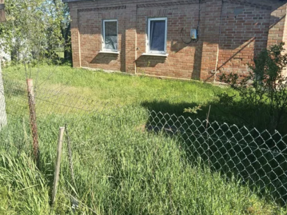 Продається житловий будинок та ділянка Черняхов