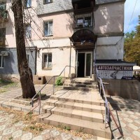 Продаж магазину. Площа Шахтарської слави. 1 Міська лікарня. Кривой Рог