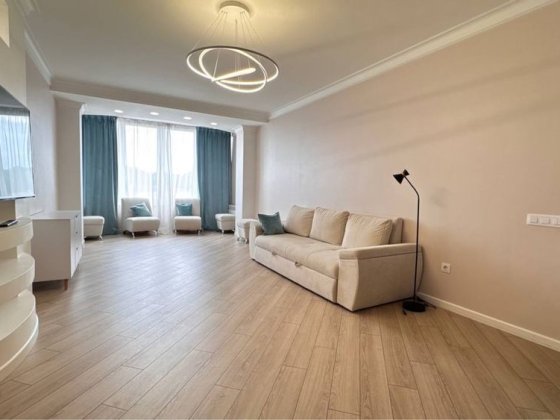 Велика 3 кімнатна квартира в центрі Ивано-Франковск