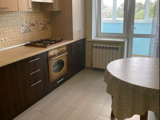 Центральна частина міста.  Здається в довготривалу оренду 3х кімнатна квартира Полтава