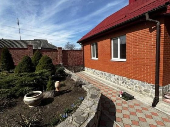 Центр окремий будинок у дворі з власником з ремонтом