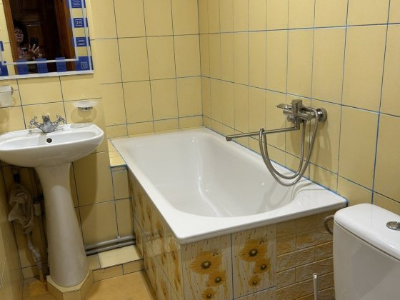 Квартира 1 кім зуп 4 Нова поліклініка світло не вимикали