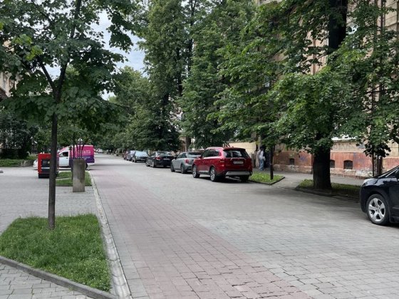Велика квартира в районі центрального парку, поруч озера в центральн.частині, новобудові. Ивано-Франковск