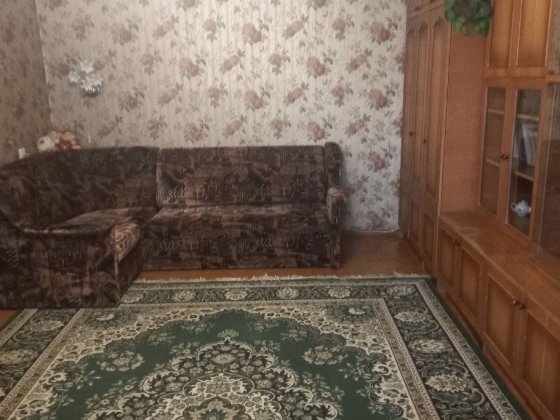 Браїлки поряд з зупинкою