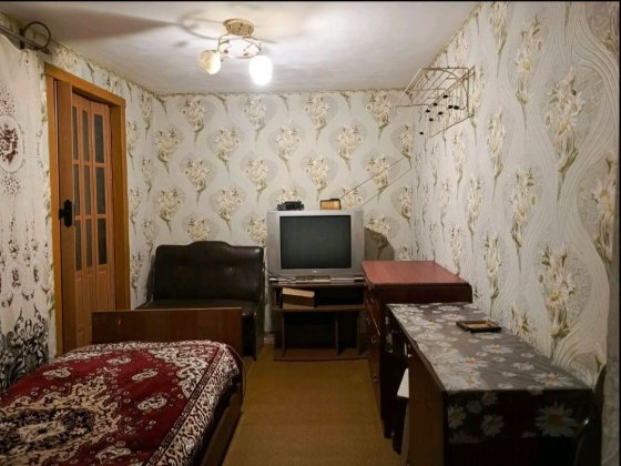 Здається, Бойова, 5500 грн за все, ціна вже с комунальними! Чернигов