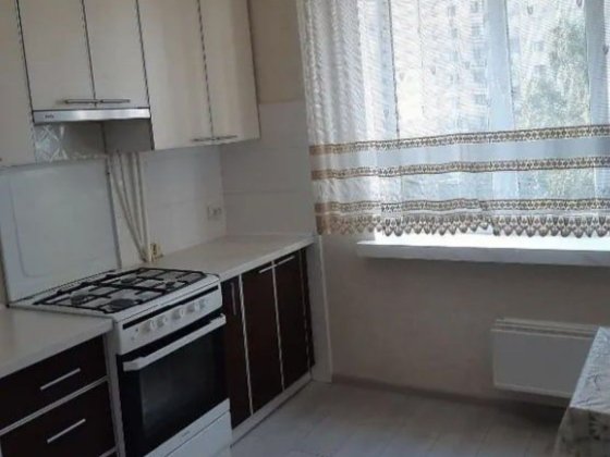 Аренда  2х кімнатної квартири ! Центр міста, р-н "Пять кутів"! Чернигов