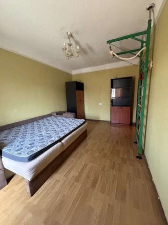 Продаж 3-к квартири вул.  Шолом-Алейхема 26/23 - фото 1