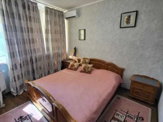 Продаж 2-к квартири Харківське шосе 19 Киев