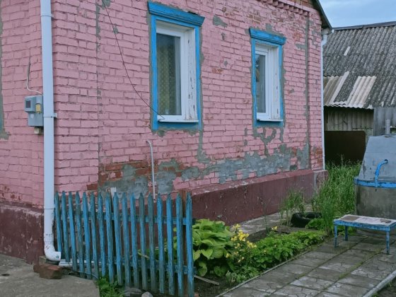 Продається приватний будинок 60 м² та земельна ділянка 6 соток з кадастровим номером. від власника