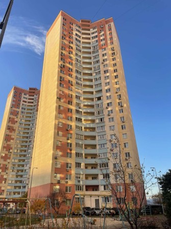 Продаж 1-к квартири вул. Милославська 2 - фото 1