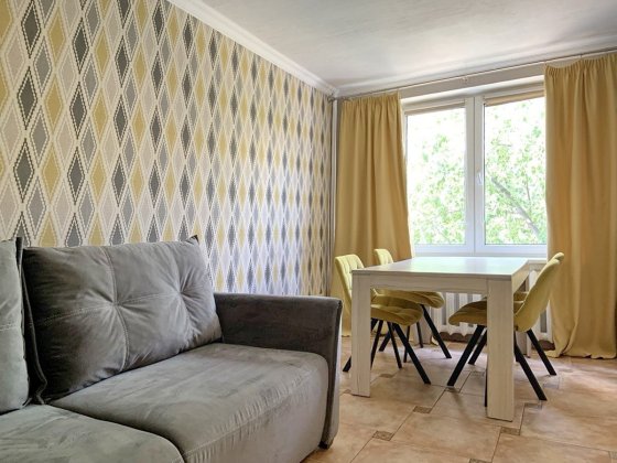 Продаж 3к квартири вул. Малишка, 37, Дніпровський р-н, метро Чернігівська Киев