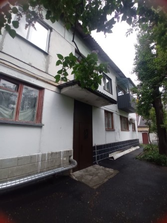 Продам двукімнатну  квартиру у центрі - фото 1
