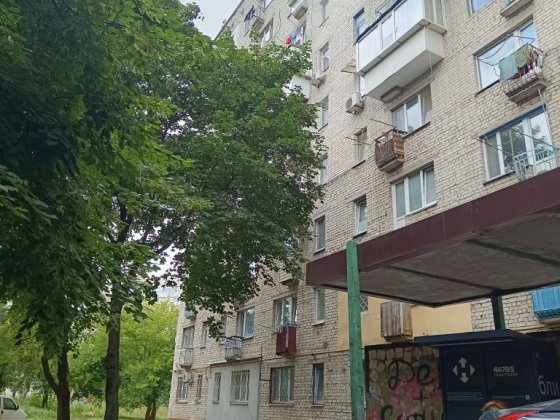 Продам однокімнатну квартиру в Броварах район масів. Бровары