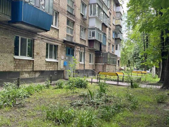 Продам 2х.кімнатну квартиру в центрі міста по вулиці Чорних запорожців 61а