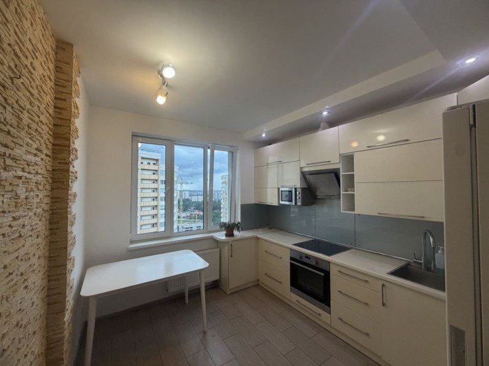 Продаж класичної 2х кім квартири Лісовий квартал - фото 1