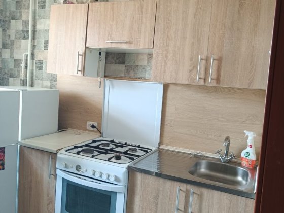 Продам однокімнатну  квартиру в Броварах район Ринку на Київській