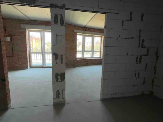 Продаж 1к квартири 44.6 кв. м. з видом на приватний сектор та індивідуальним газовим опаленням