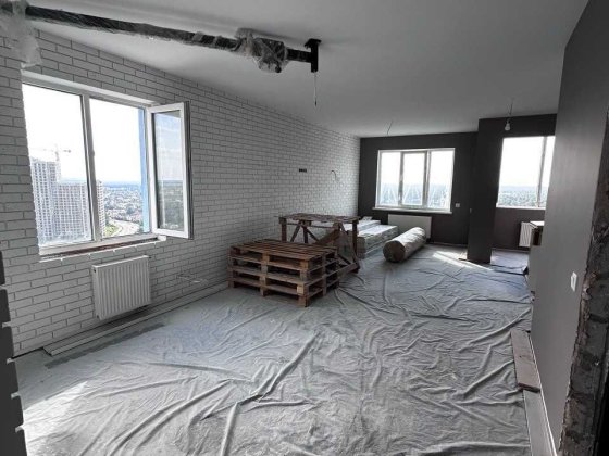 Простора сімейна квартира з трьома спальнями у ЖК «Атлант»