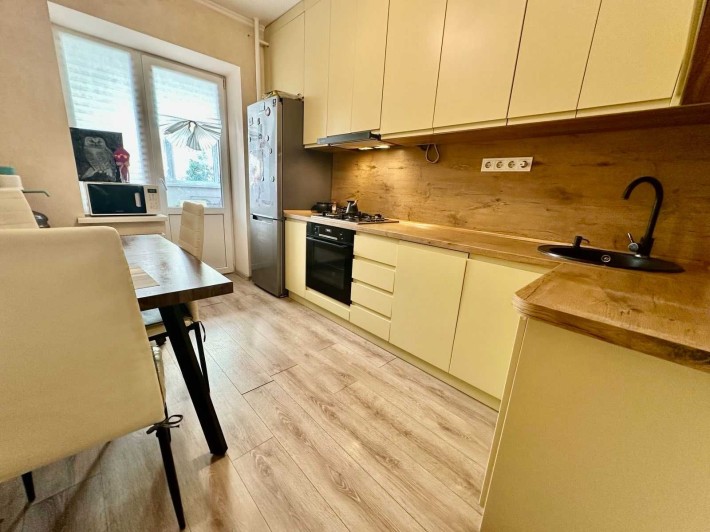 Продам 2 к квартиру з ремонтом. 2- й поверх ЖК Піонерський - фото 1
