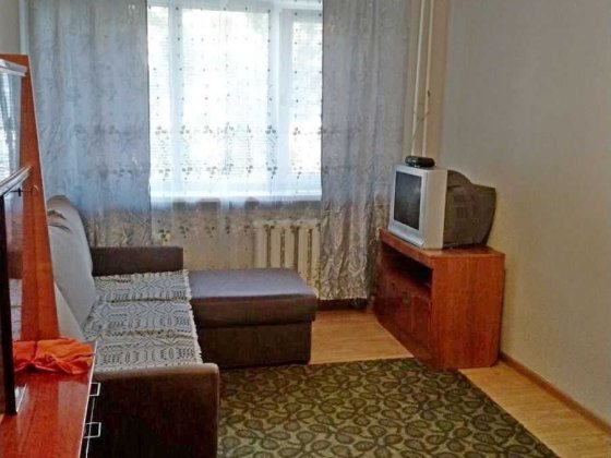 Продам однокімнатну на Січневому з косметичним ремонтом. Белая Церковь