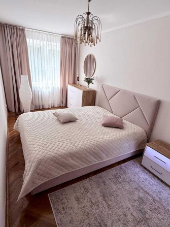 Продається квартира для сім'ї - 3 кімнати, меблі, гарний стан. Центр - фото 1