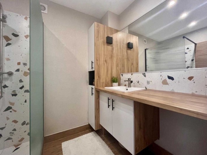 Продаж 2-кім квартири з дизайнерським ремонтом біля ТРЦ «Велес» - фото 1