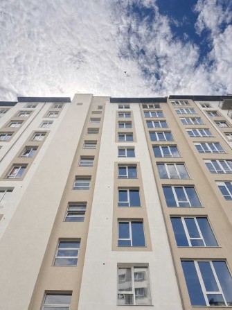 ТЕРМІНОВО! 2кім. квартира 64м2 поруч озера - фото 1