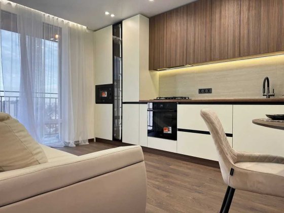 Однокімнатна квартира з ремонтом та балконом в Family Plaza Івано-Франківськ