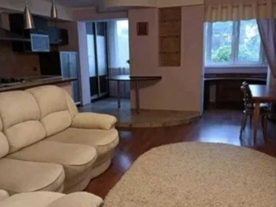 Продаж 2 кімн. квартири в центрі Бучі. Завжди є світло і тепло