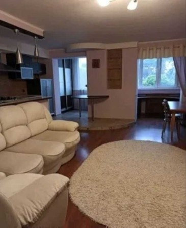 Продаж 2 кімн. квартири в центрі Бучі. Завжди є світло і тепло - фото 1