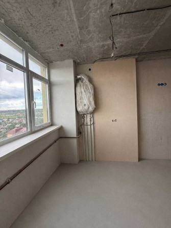БЕЗ комісії ! 2-кімнатна квартира з терасою 19,5 м² Частковий ремонт Центр Ірпеня Держ програми ТАК! - фото 1