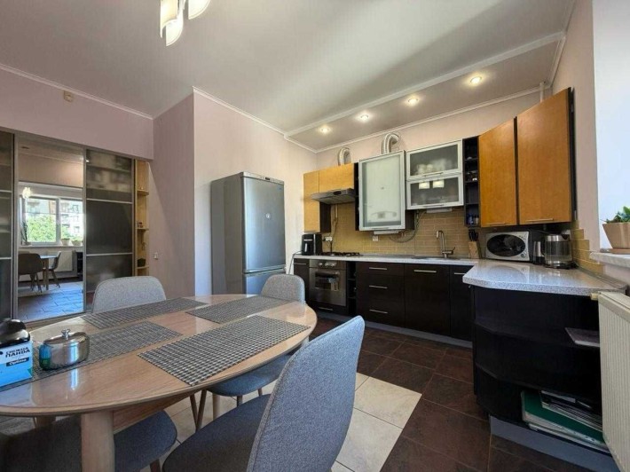 3 кімнатна в центрі біля шкіл та ліцеїв. 82 м². Лепкого. 3-й поверх. Євідновлення - фото 1