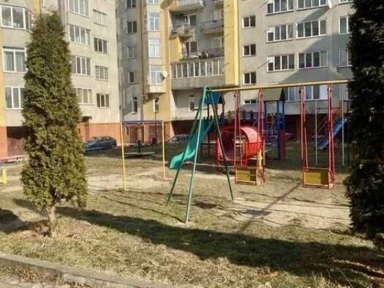Продаж зданої 3к квартири з частковим ремонтом Івано-Франківськ