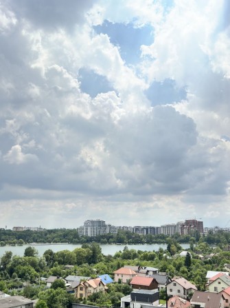 Продаж розкішної видової 3-кімнатної квартири з панорамою на міське озеро та все місто! - фото 1