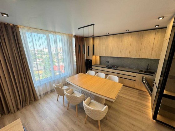 Продаж 3-кім. квартири 73 м2 у сучасному житловому комплексі з якісним і стильним ремонтом!!! Івано-Франківськ