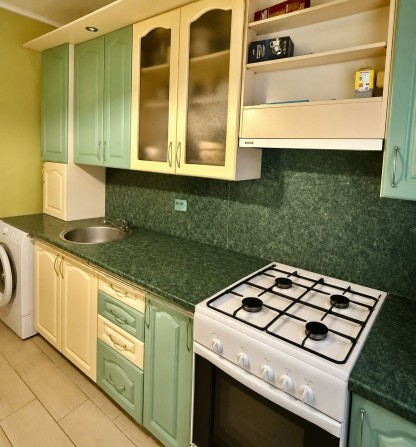 Продам простору 3 кімнатну квартиру на кВт. 297, район Молодіжного - фото 1