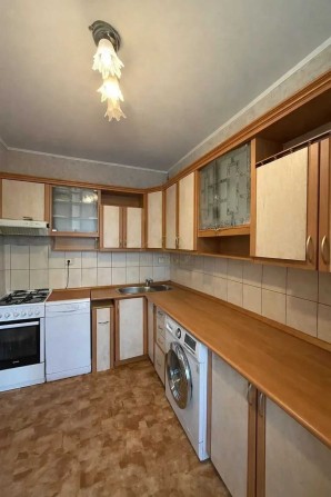 Продається 2-х кім. квартира з ремонтом - фото 1