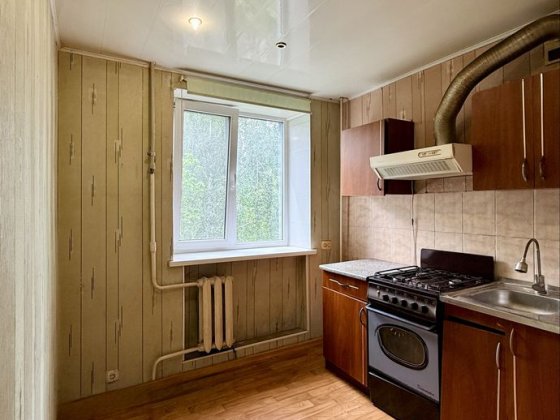Однокімнатна квартира на Молодіжному, р-н зупинки. Кременчуг