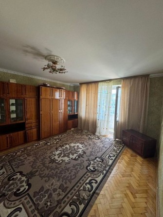 Продам квартиру з косметичним ремонтом в місті Ірпінь біля парку - фото 1
