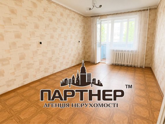 Продається  2 кімнатна квартира   БАМ-проект.  Кременчук  парк  Миру.