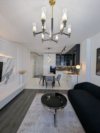 Продам 2к квартиру з якісним ремонтом в центрі - фото 1