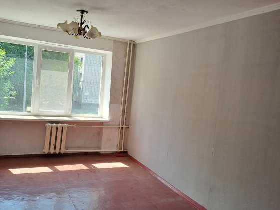 Продам просторную 18.5 кв.м комнату на Молодежном Кременчуг