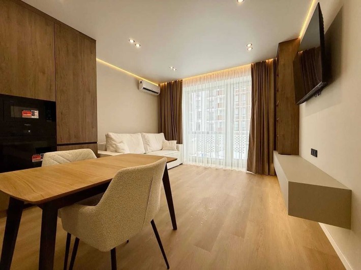 Продаж квартири з сучасним ремонтом - фото 1