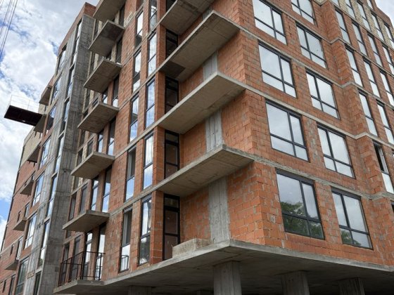 Продам 2 кімнатну в ЖК біля парку Ивано-Франковск