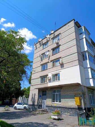 Продам 4-х комнатную квартиру от хозяина - фото 1