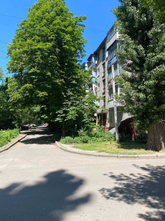 Трикімнатна квартира в цегляному будинку. - фото 1