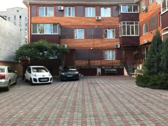 Продам 4-кімнатну дворівневу квартиру з автономним опаленням . Кременчуг