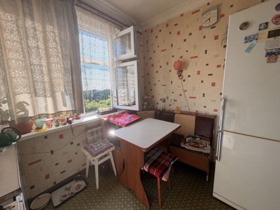 Продам 2 х кімн квартиру  з лоджією РАКОВКА, зуп. " Вагонзавод" Кременчуг