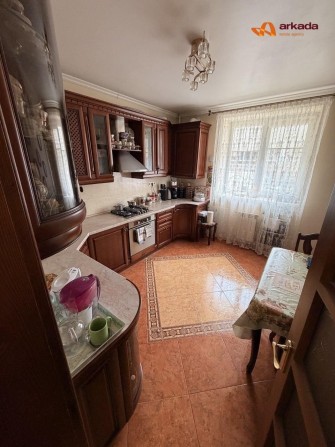 Двохкімнатна квартира, Каскад, Дивізії, постанови - фото 1