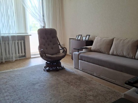 Продаж/ 4 кімнатна/ центр